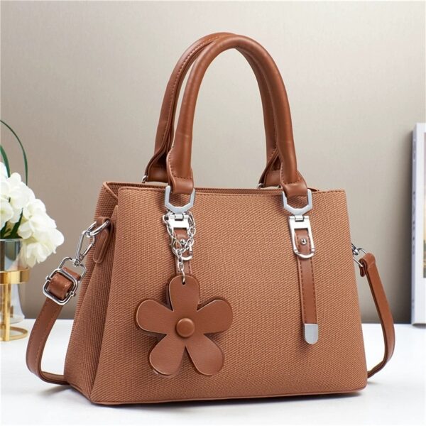 Personalized Western Style Large Capacity Exquisite Accessories Shoulder Messenger Bag - Image 10